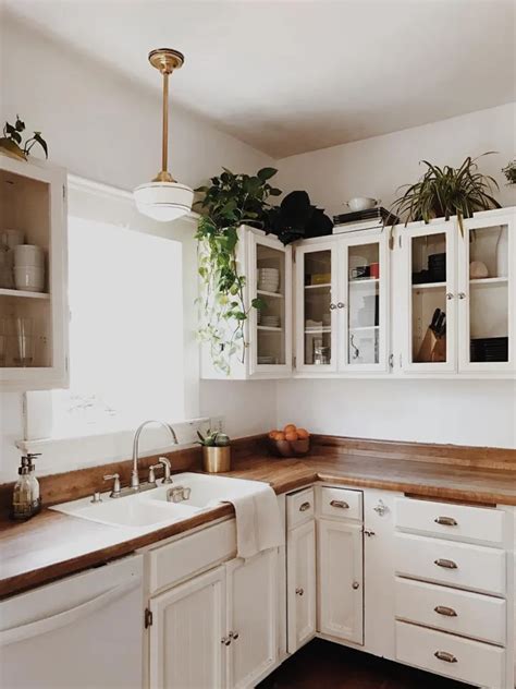 How To Decorate Above Your Kitchen Cabinets Decoholic