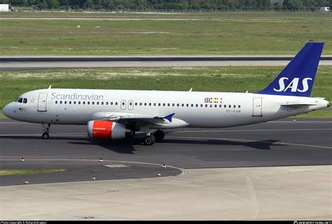 Oy Kam Sas Scandinavian Airlines Airbus A Photo By Richard