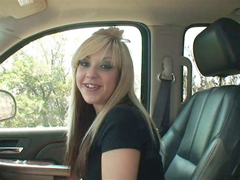 Mature Amateurs Engage In Some Hairy Lesbian Pussy Eating Third World Media