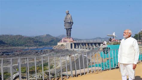 PM Narendra Modi unveils Statue of Unity - Star of Mysore