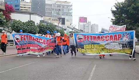 Protesta De Trabajadores De Construcción Contra La Municipalidad De