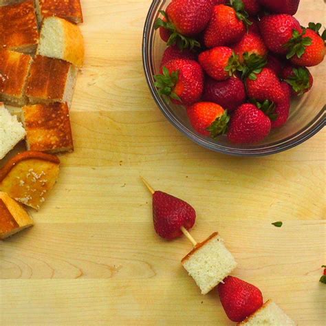 Strawberry Shortcake Kabobs Make A Fun After-Dinner Dessert For The Whole Family - Trendfrenzy