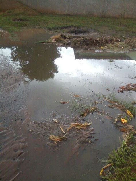 Mau Cheiro Esgoto A C U Aberto Incomoda Moradores Na Capital