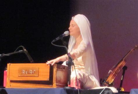 Snatam Kaur In Washington Dc The Sacred Chant Concert Yogi Times