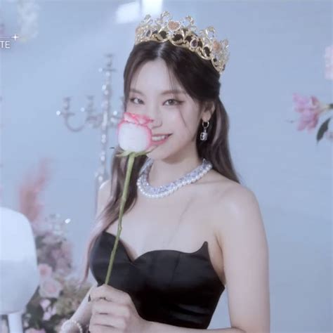 Itzy Yeji Crown Hairstyles Hair Inspo Color Itzy