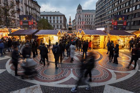 Megnyílt a Szent István téri Advent Bazilika karácsonyi vásár hirado hu