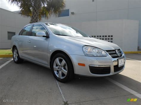 Reflex Silver Metallic Volkswagen Jetta Se Sedan Photo