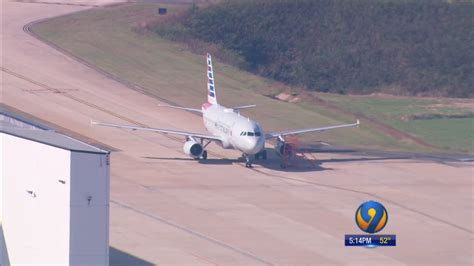 American Airlines Flight Out Of Charlotte Forced To Turn Back After Odor Fills Cabin Wsoc Tv