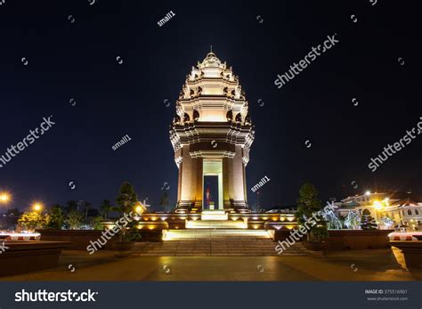 Independence Monument Night Time Which One Stock Photo 375516901 ...