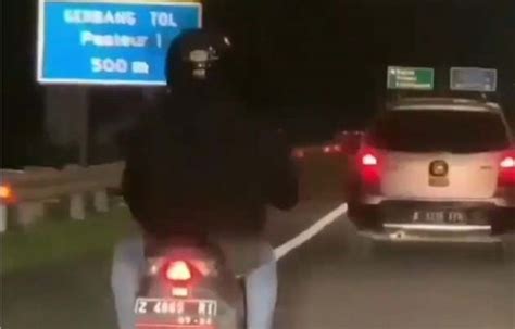 Viral Pengendara Sepeda Motor Masuk Jalan Tol Pasteur Arah Cimahi