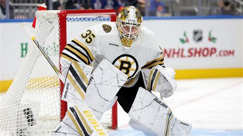 Linus Ullmark Debuts (Another) Specialty Bruins Centennial Mask