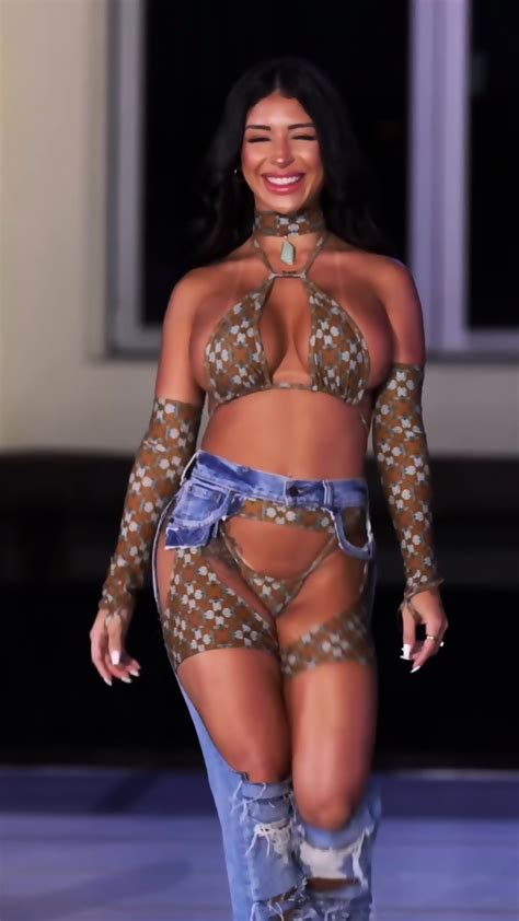 IG Sexy Bikini Influencer Model Jazzyluvsyouuh