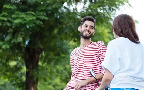 Quelle Est La Gestuelle D Un Homme Attir Par Une Femme