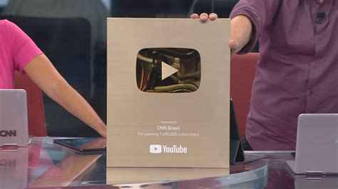 Cnn Brasil Recebe Placa Por 1 Milhão De Inscritos No Youtube Cnn Brasil