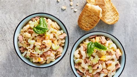 Salada de Macarrão Atum Uma delícia leve e simples de preparar