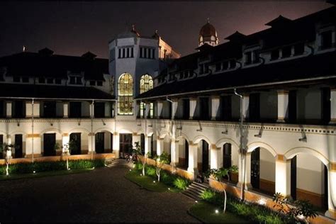 LAWANG SEWU IS HORROR PLACE | NATURE CHARM OF INDONESIA