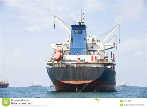 Groot Tankerschip Op Route Aan Overzees Stock Afbeelding Image Of