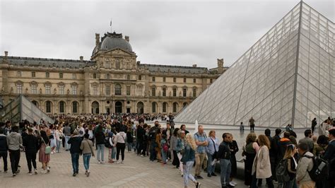 Evac An El Museo Del Louvre En Par S Por Temor A Un Atentado