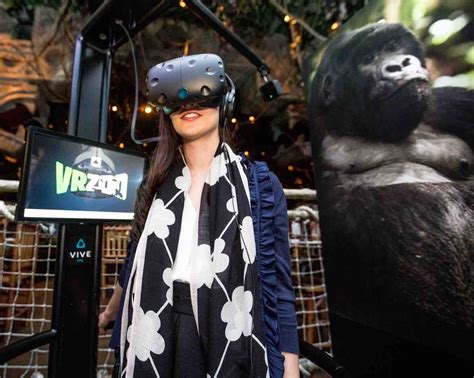 Emaar Entertainment And Htc Open Virtual Reality Zoo At The Dubai Mall