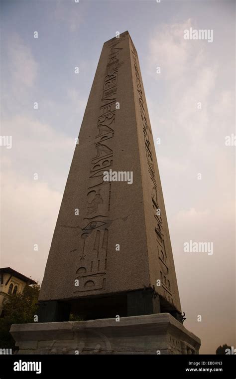 Egyptian Column Hi Res Stock Photography And Images Alamy