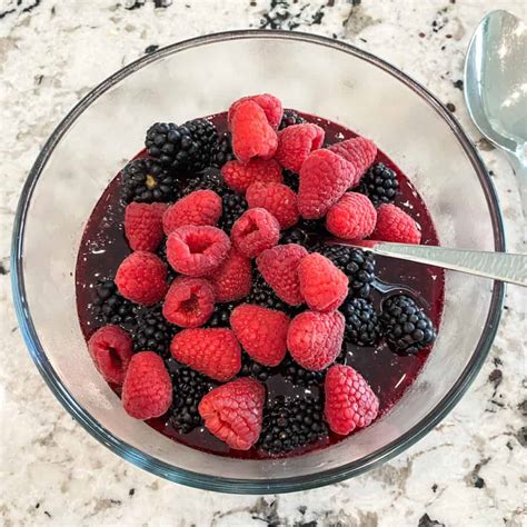 Red Wine Dessert Sauce With Berries