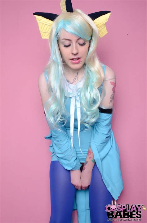 Skyler Synn Sucking And Fucking A Thick Dildo 15 Photos