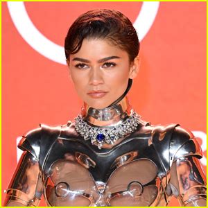 Zendaya Almost Didn T Wear The Dune Part Two Mugler Metal Robot Suit