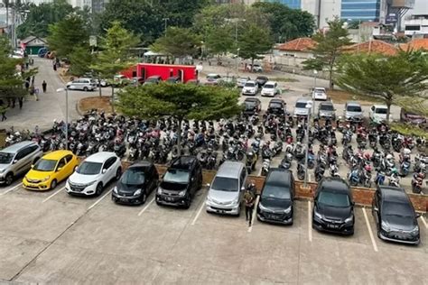 CATAT 10 Lokasi Parkir Yang Menerapkan Tarif Bagi Kendaraan Yang Tak