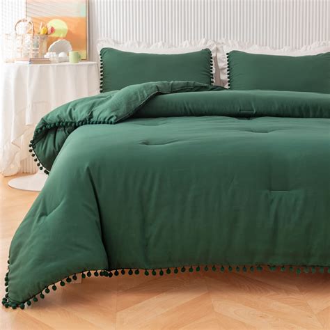 Yirddeo Emerald Green Queen Ball Pom Fringe Design Comforter Set 3pcs