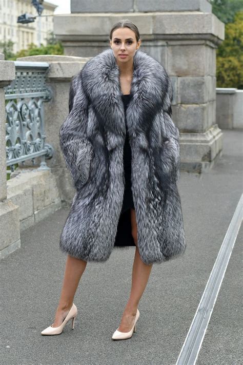 Luxury Silver Fox Jacket Coat Fur Coat With Whole Skins Fur Jacket