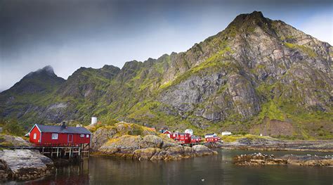 Fondos de Pantalla Noruega Islas Lofoten Montañas Casa Bahía Naturaleza