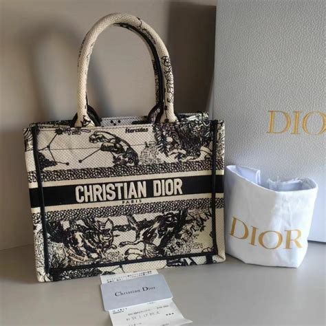 Christian Dior ディオール Dior ブックトート 新スモールバッグの通販 By Mimikans Shop｜クリスチャン