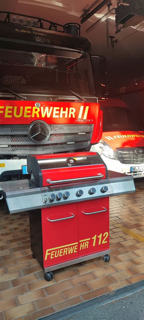 Neuer Grill für Löhner Küchenmannschaft Freiwillige Feuerwehr der