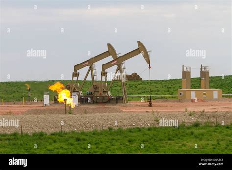 Oil Pumpers In Bakken Play Hi Res Stock Photography And Images Alamy