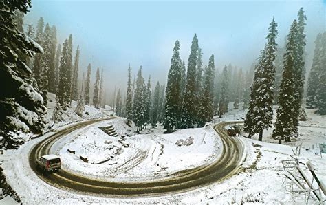 Night Temperature Drops Across Kashmir Gulmarg Records Minus 2°c