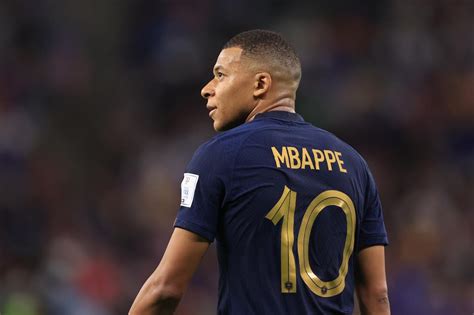 Pedri Mbappe Har Langt Op Til Messi