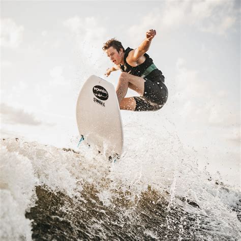 How to Choose a Wakesurf Board - Pick The Right Style & Type | SWELL ...