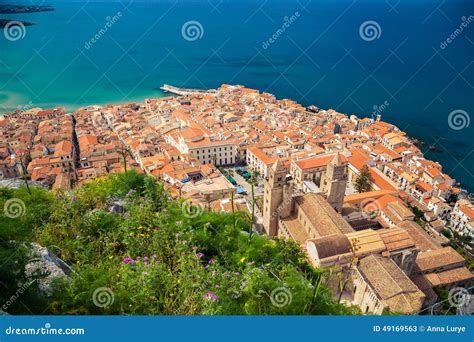 Vista Aerea Della Cattedrale Del Duomo Di Cefalu Immagine Stock