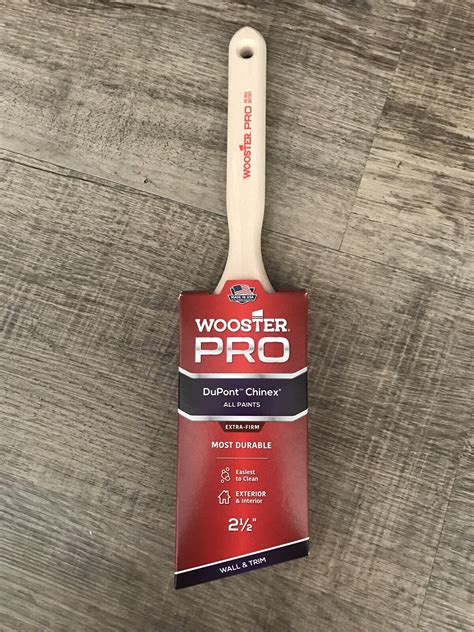 Wooster Pro DuPont Chinex Extra Firm Angle Sash Paint Brush 2 5