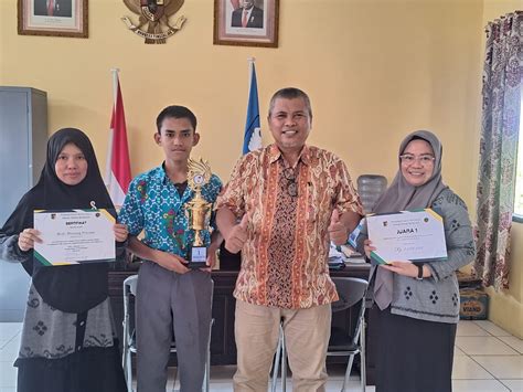 SMAN 4 Palu Juara 1 Lomba Karya Ilmiah Tingkat Pelajar HARIAN MERCUSUAR