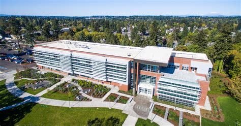 Clark Colleges Facilities Team Shows Dedication To Education And