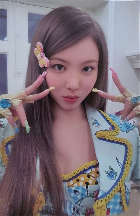 Pin Em Im Nayeon