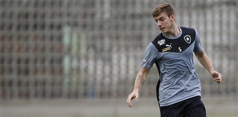 O Bom Filho A Casa Torna Botafogo De Futebol E Regatas