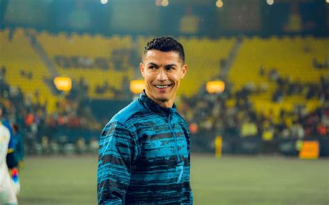 La estrella mundial del fútbol Cristiano Ronaldo tras marcar un gol