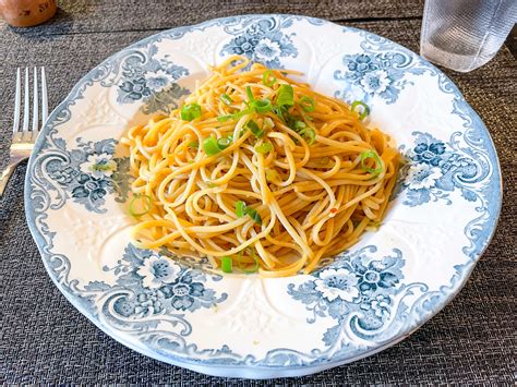 Vite fait bien fait et bon Des pâtes à la sauce de soja Lutsubo