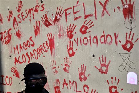 Feministas Protestan En El Zócalo Contra Candidatura De Salgado Macedonio