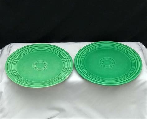 Pair Of Vintage S Fiestaware Green Dinner Plates Fiesta