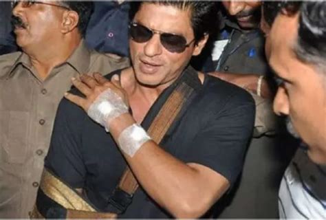 Shah Rukh Khan Met With An Accident Undergoes Surgery In Us