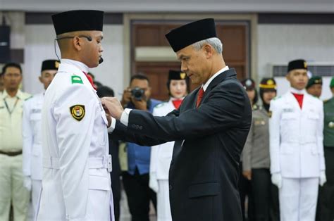 Ganjar Kukuhkan Anggota Paskibraka Provinsi Jawa Tengah 2023 E Kompas