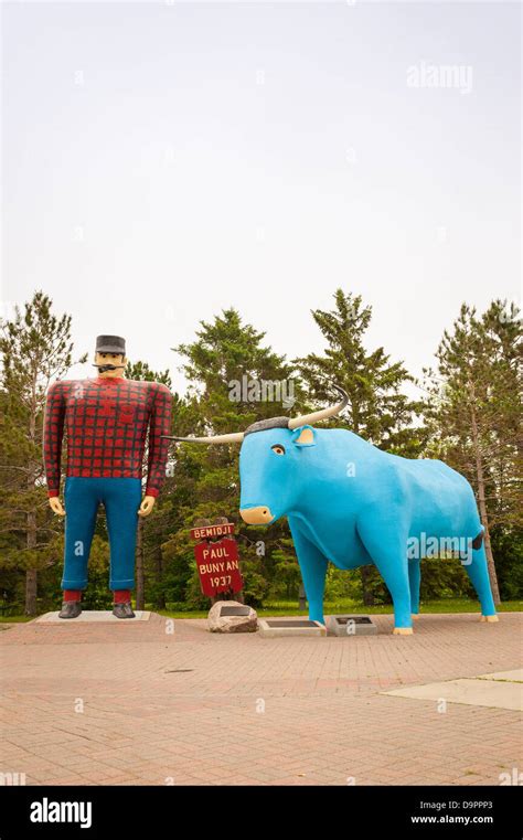 Paul Bunyan And Babe The Blue Ox In Bemidji Minneosta Stock Photo Alamy